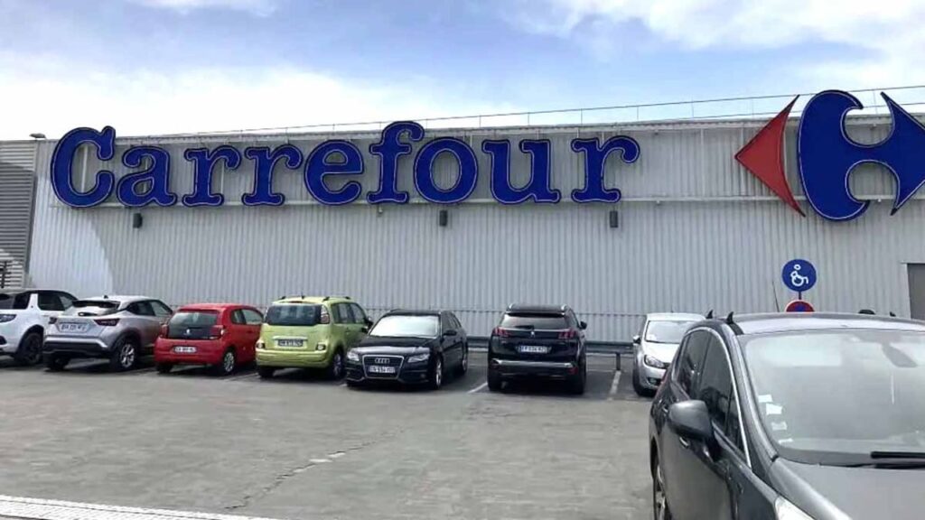 Automobilistes attention a la lourde sanction encourue sur les parkings des supermarches